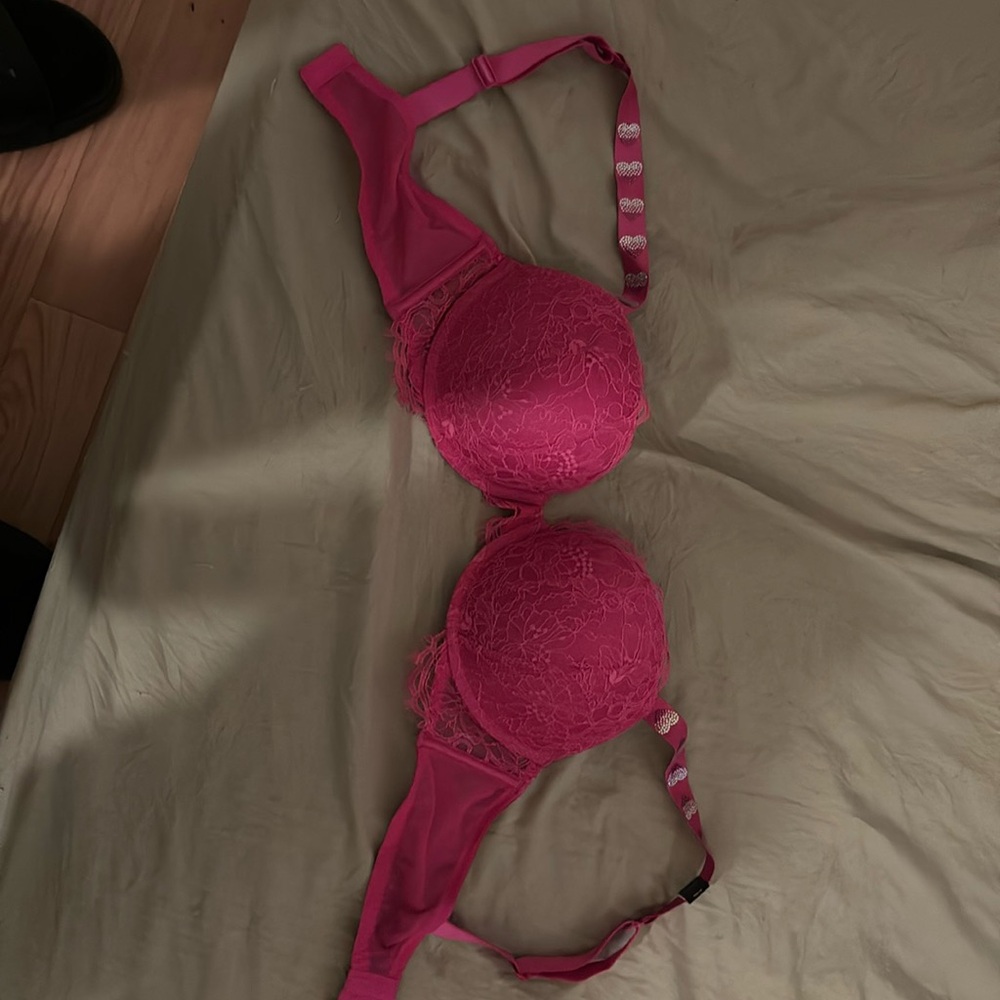 Victoria’s Secret pink bra